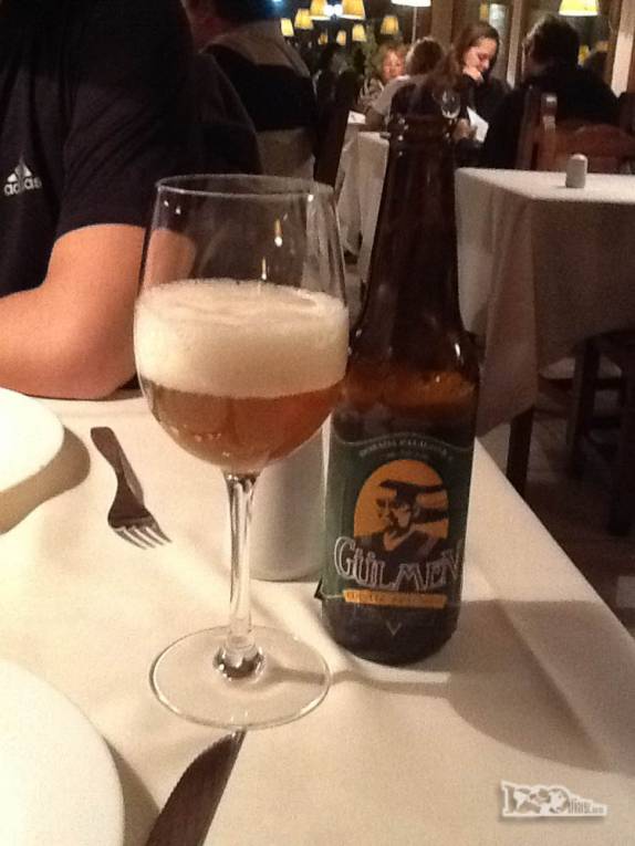 Cerveja no rstaurante La Tablita, em El Calafate, na Argentina